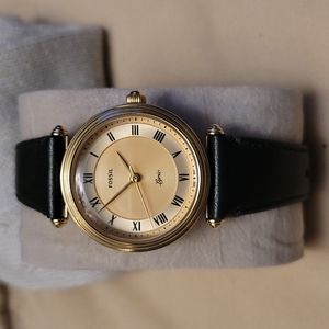 Nwot fossil classic gold watch with dark green leather strap